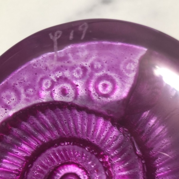 Artisan Hand Crafted Purple Art Glass Paperweight Seashell Signed Numbered - Picture 3 of 11